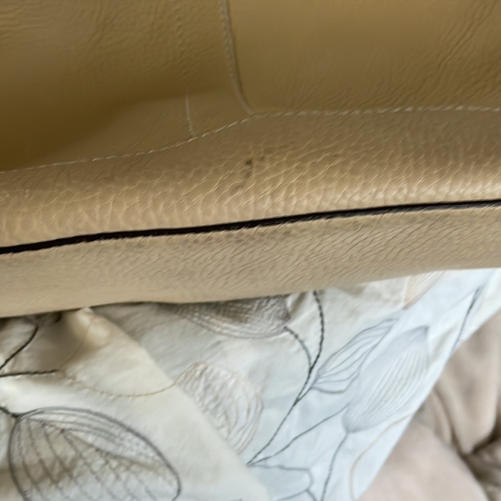 Coach light tan/cream Hampton shoulder bag. - Picture 12 of 16